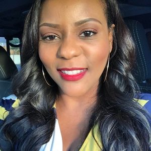 Meet your Posher, Monique